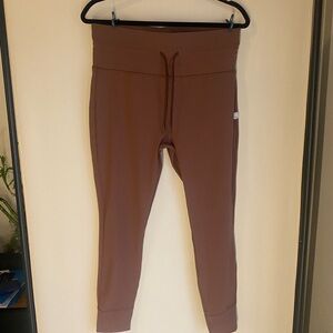 Vuori Daily Legging - brown - WORN ONCE
